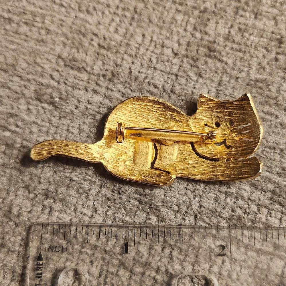 Vintage Gold Cat Brooch Pin